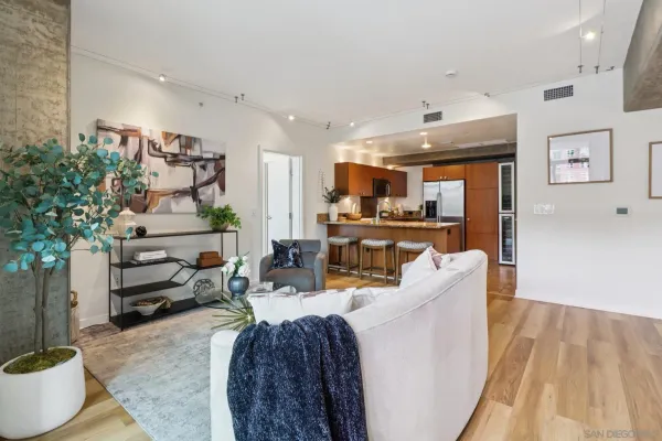 $939,900 | 800 The Mark Lane, Unit 607, San Diego, CA 92101