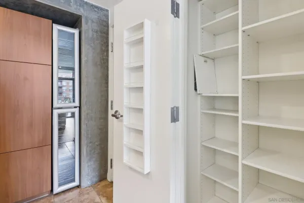 $939,900 | 800 The Mark Lane, Unit 607, San Diego, CA 92101