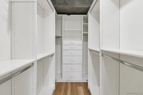 $939,900 | 800 The Mark Lane, Unit 607, San Diego, CA 92101