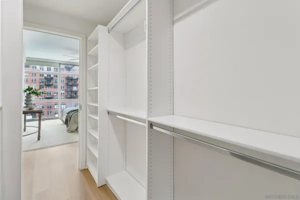 $939,900 | 800 The Mark Lane, Unit 607, San Diego, CA 92101