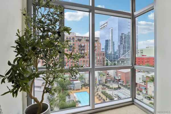 $939,900 | 800 The Mark Lane, Unit 607, San Diego, CA 92101