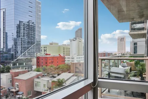 $939,900 | 800 The Mark Lane, Unit 607, San Diego, CA 92101