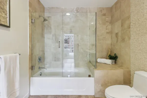 $939,900 | 800 The Mark Lane, Unit 607, San Diego, CA 92101