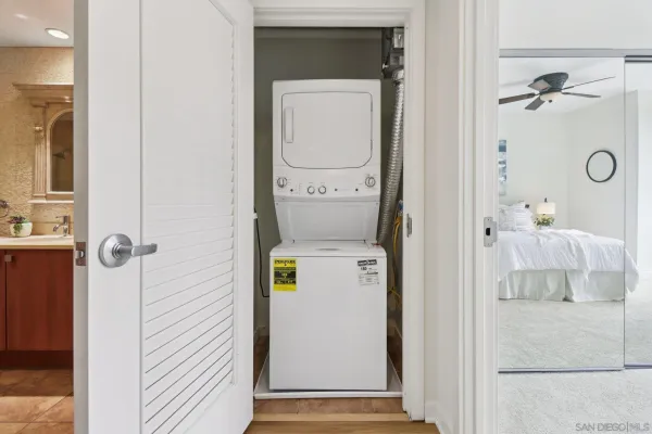 $939,900 | 800 The Mark Lane, Unit 607, San Diego, CA 92101