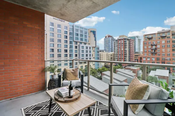 $939,900 | 800 The Mark Lane, Unit 607, San Diego, CA 92101