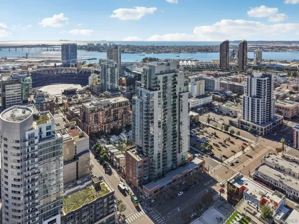 $939,900 | 800 The Mark Lane, Unit 607, San Diego, CA 92101