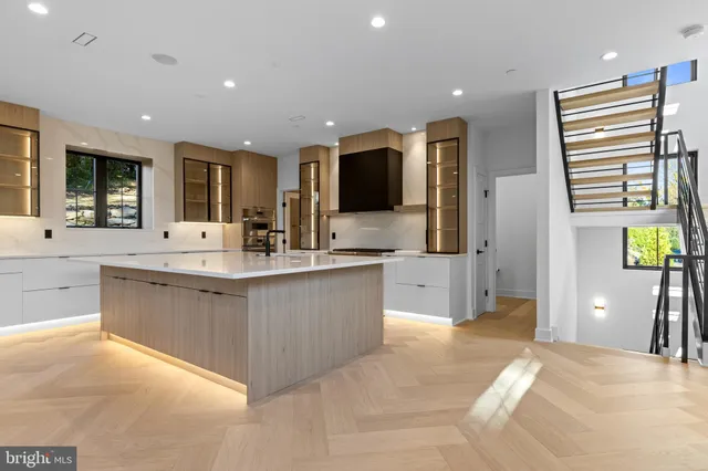 $1,890,000 | 12 Langton Lane, Newtown Square, PA 19073