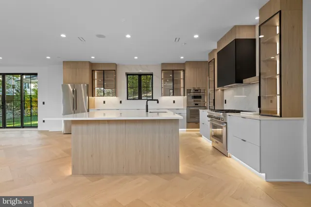 $1,890,000 | 12 Langton Lane, Newtown Square, PA 19073