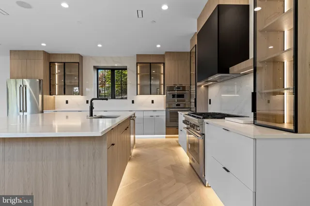 $1,890,000 | 12 Langton Lane, Newtown Square, PA 19073