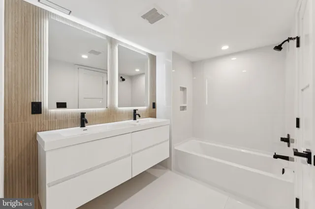 $1,890,000 | 12 Langton Lane, Newtown Square, PA 19073