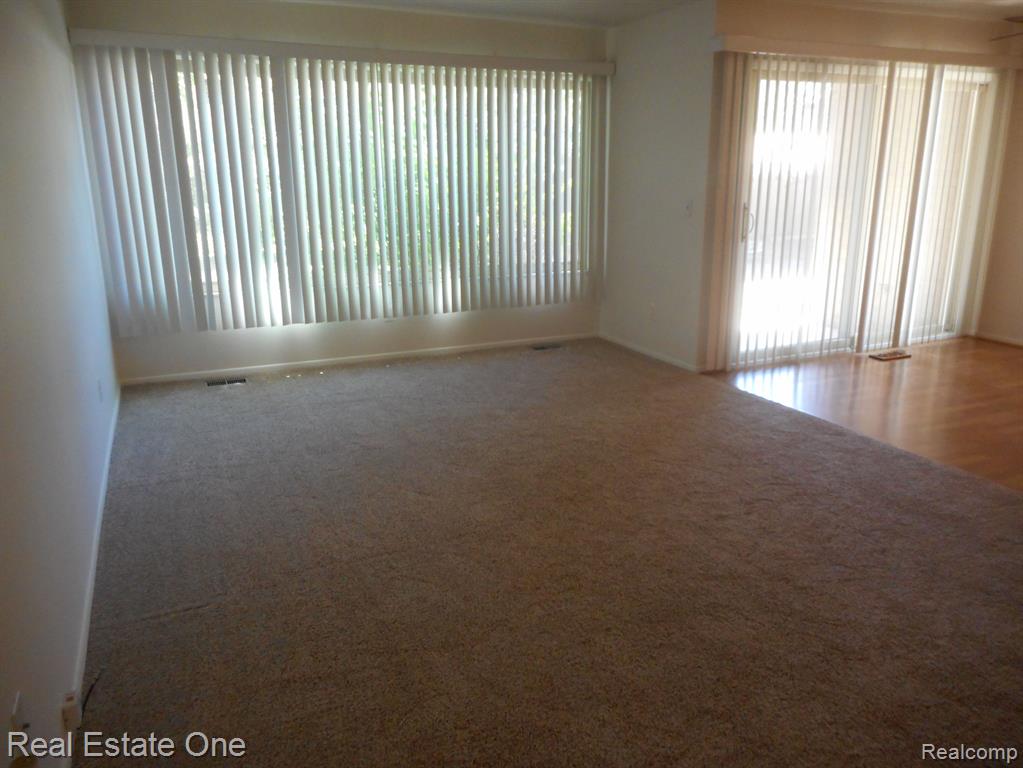 2005 Klingensmith Road, Unit 61 Bloomfield Hills, MI 48302 - Photo 5 of 28