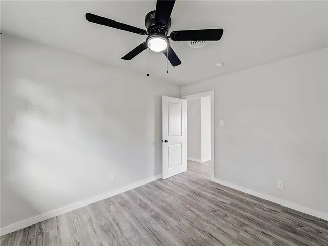 $2,100 | 309 East Obuch Street, Valley View, TX 76272