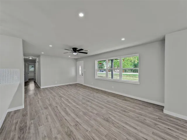 $2,100 | 309 East Obuch Street, Valley View, TX 76272