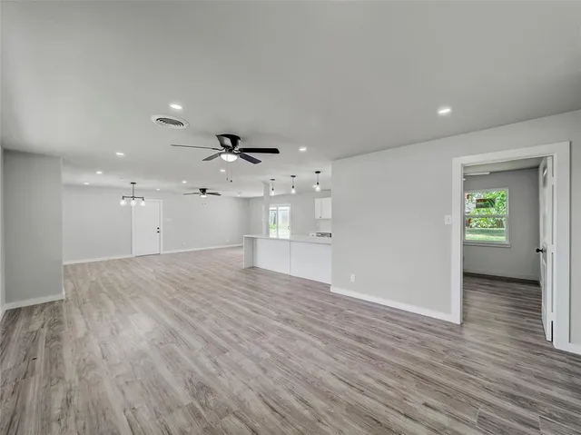 $2,100 | 309 East Obuch Street, Valley View, TX 76272