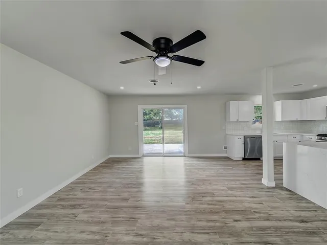 $2,100 | 309 East Obuch Street, Valley View, TX 76272