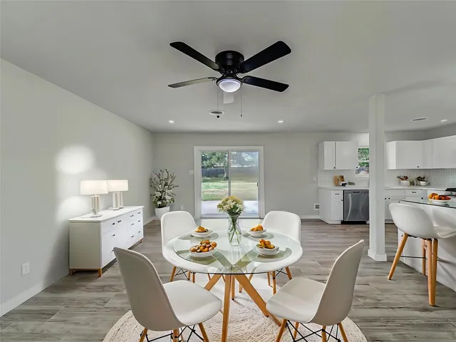 $2,100 | 309 East Obuch Street, Valley View, TX 76272