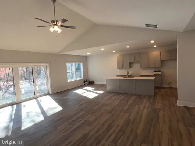 $525,000 | 20 Mayapple Court, Hedgesville, WV 25427