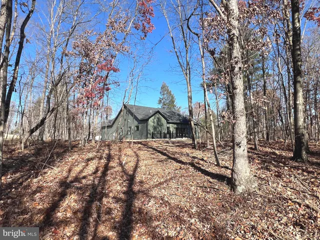 $525,000 | 20 Mayapple Court, Hedgesville, WV 25427