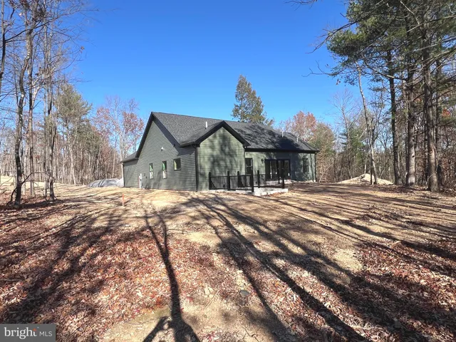 $525,000 | 20 Mayapple Court, Hedgesville, WV 25427