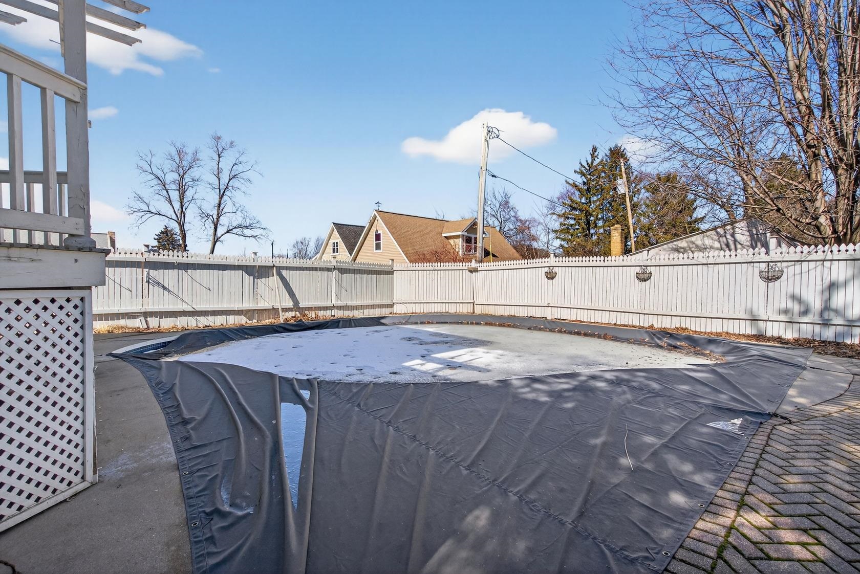 519 Spring Street Green Bay, WI 54301 - Photo 8 of 57