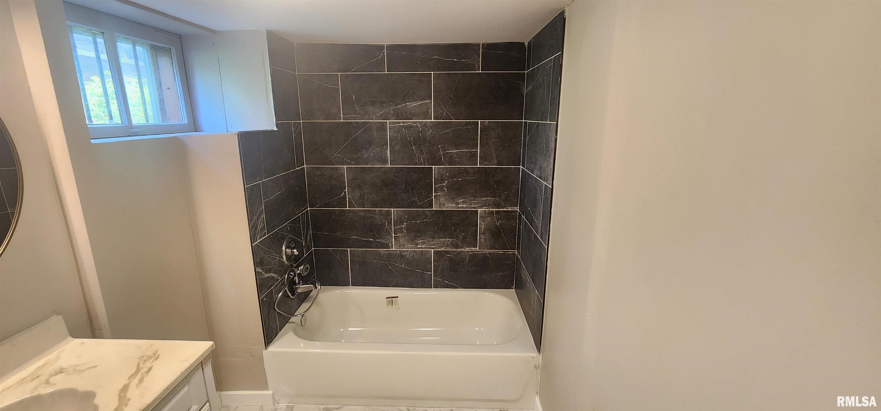 2075 South 5th Street Springfield, IL 62703 - Photo 30 of 43