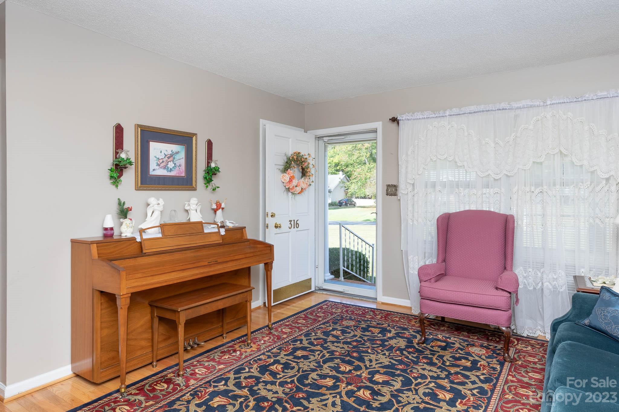 316 Lincoln Road York, SC 29745 - Photo 4 of 33 Gallery Image 4