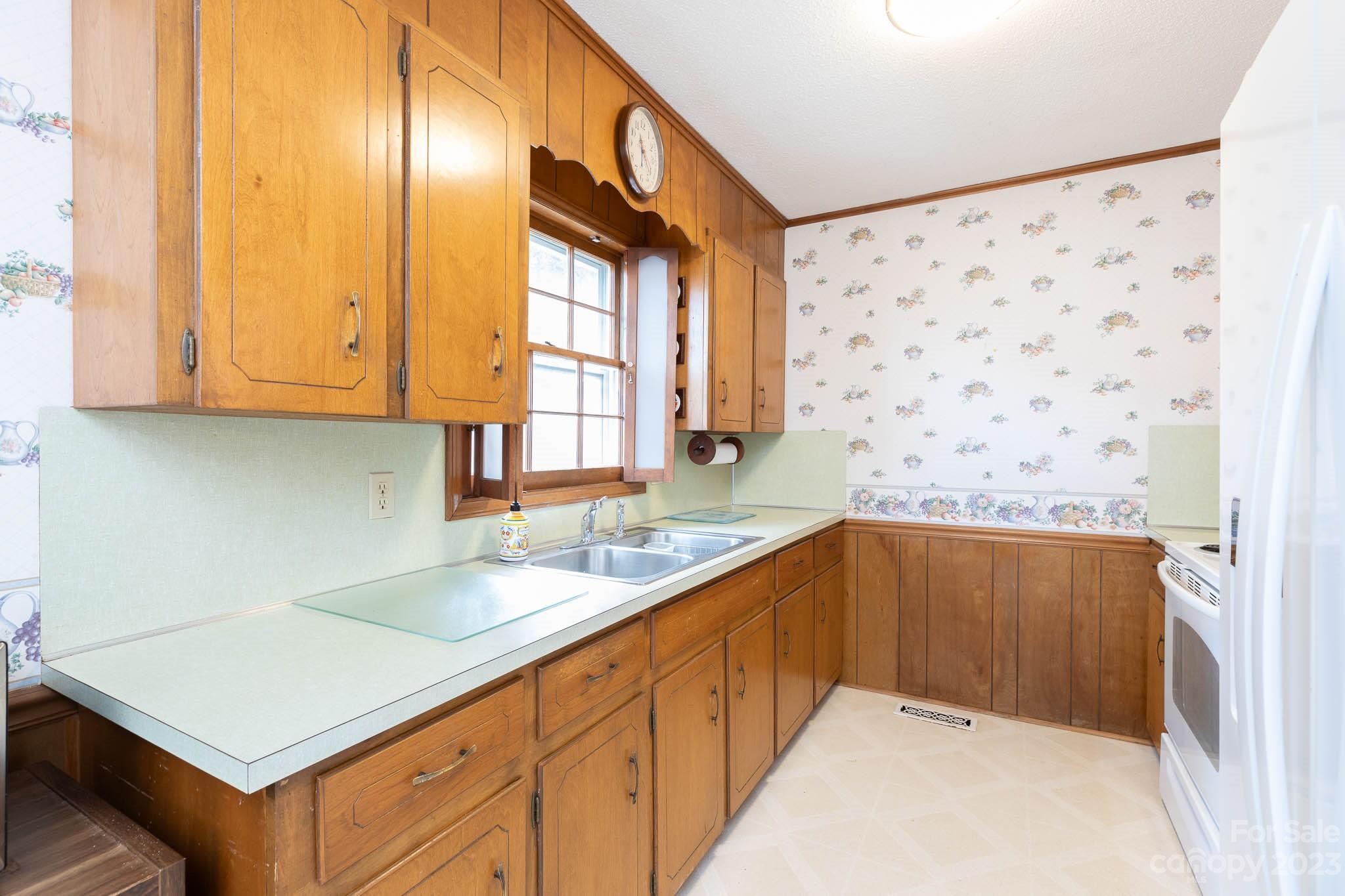 316 Lincoln Road York, SC 29745 - Photo 8 of 33 Gallery Image 8