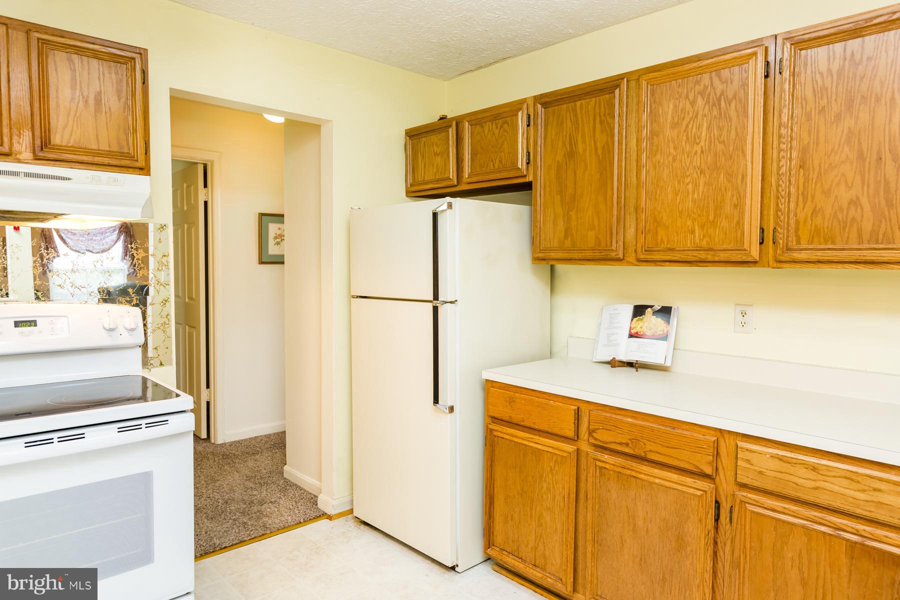502 Dorchester Road Baltimore, MD 21228 - Photo 12 of 29 Kitchen