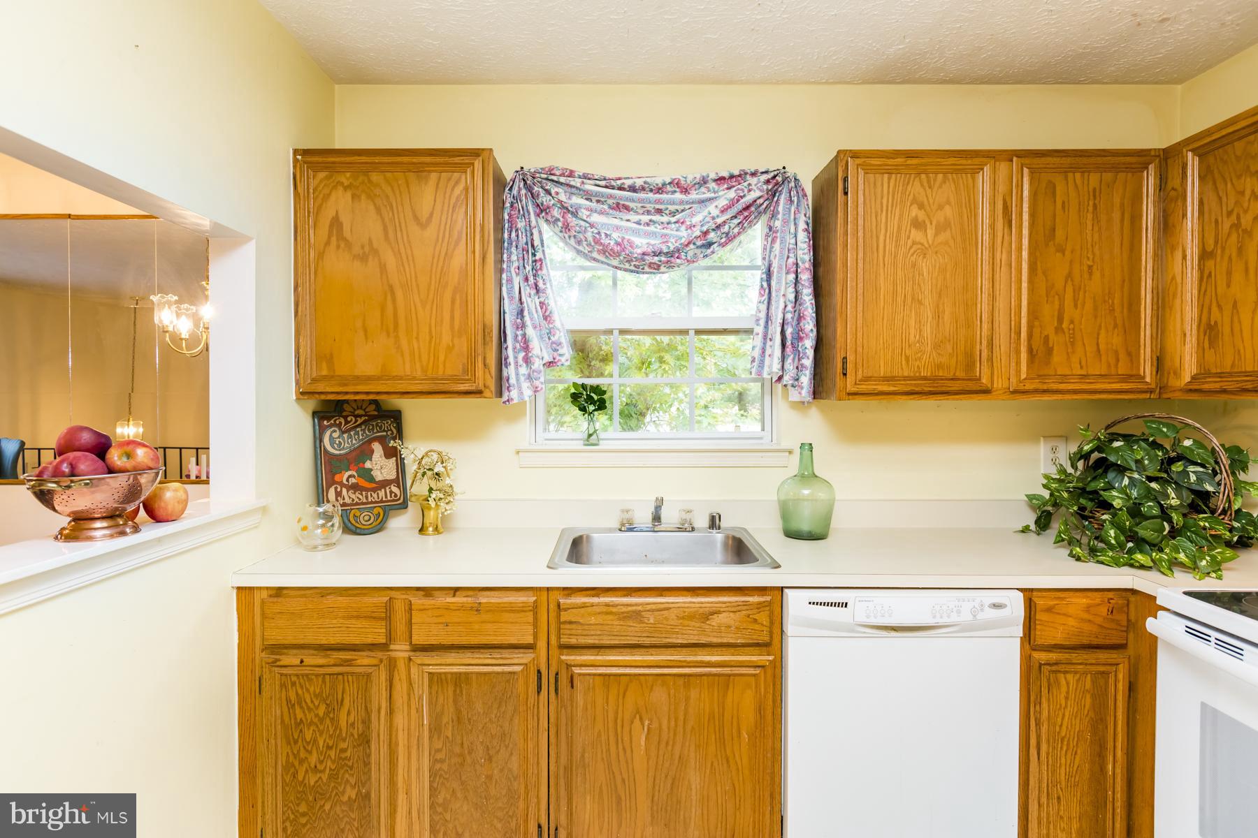 502 Dorchester Road Baltimore, MD 21228 - Photo 13 of 29 Kitchen