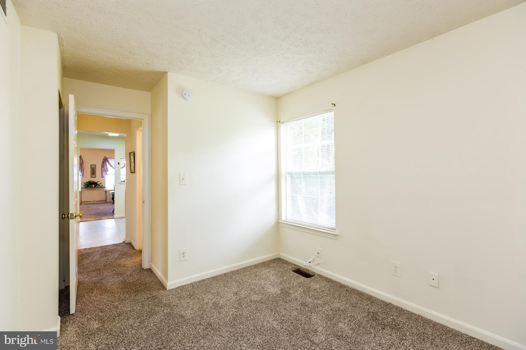 502 Dorchester Road Baltimore, MD 21228 - Photo 16 of 29 Bedroom