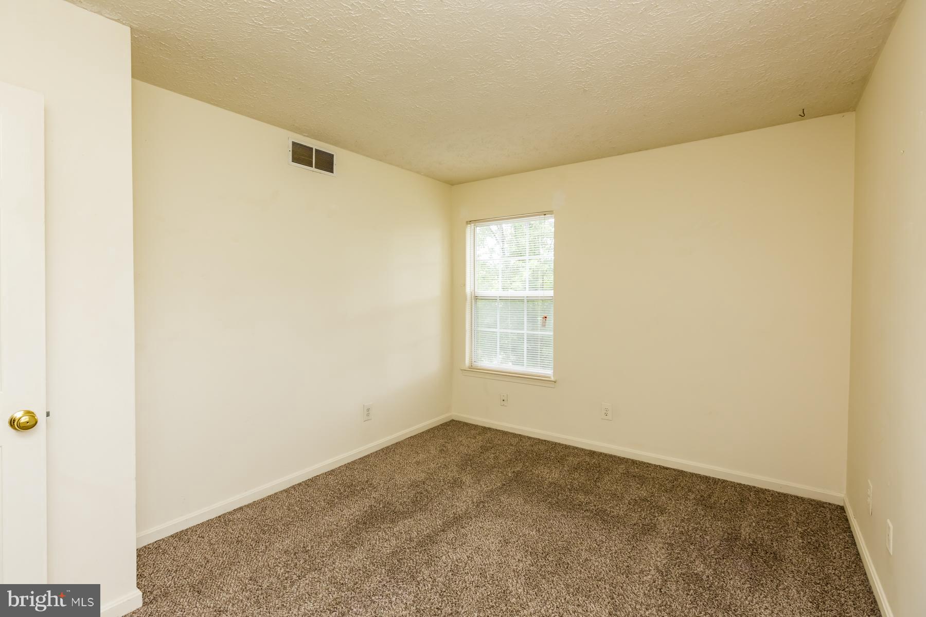 502 Dorchester Road Baltimore, MD 21228 - Photo 19 of 29 Bedroom