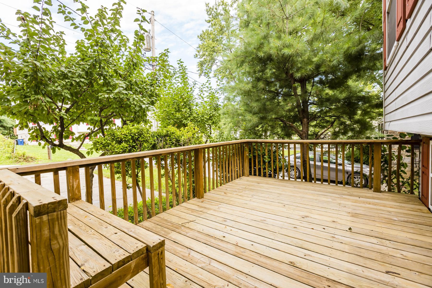 502 Dorchester Road Baltimore, MD 21228 - Photo 28 of 29 Front Deck