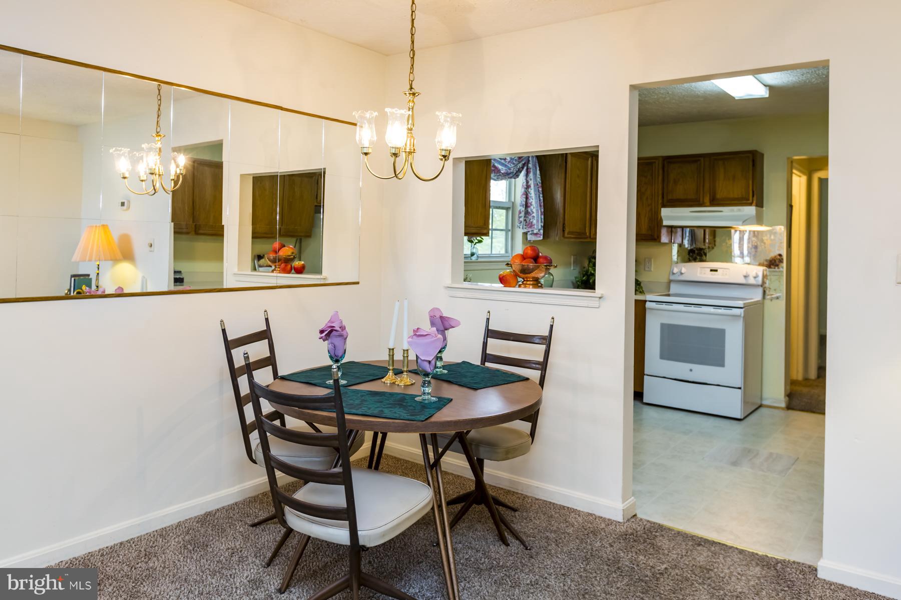 502 Dorchester Road Baltimore, MD 21228 - Photo 4 of 29 Dining Room