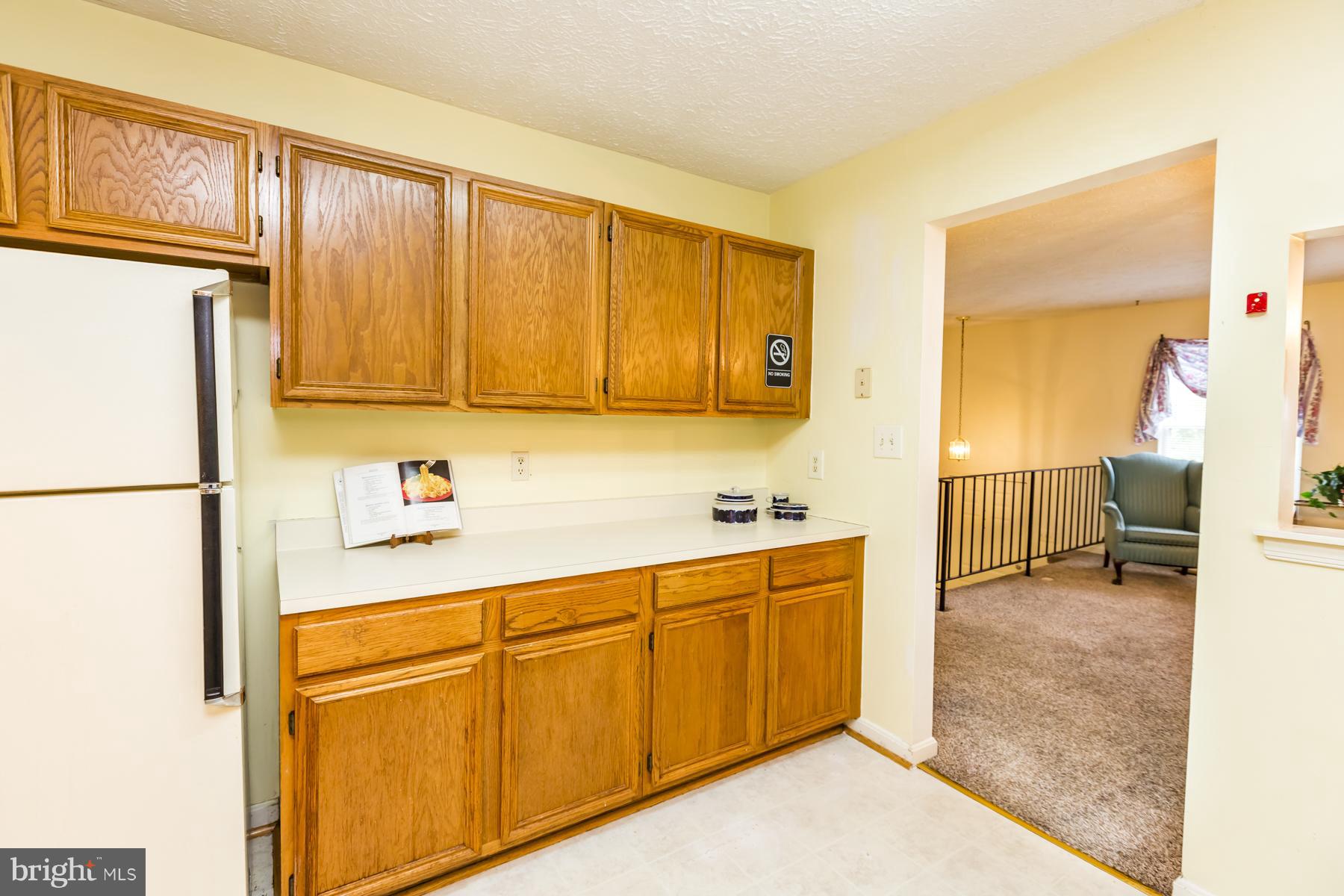 502 Dorchester Road Baltimore, MD 21228 - Photo 10 of 29 Kitchen