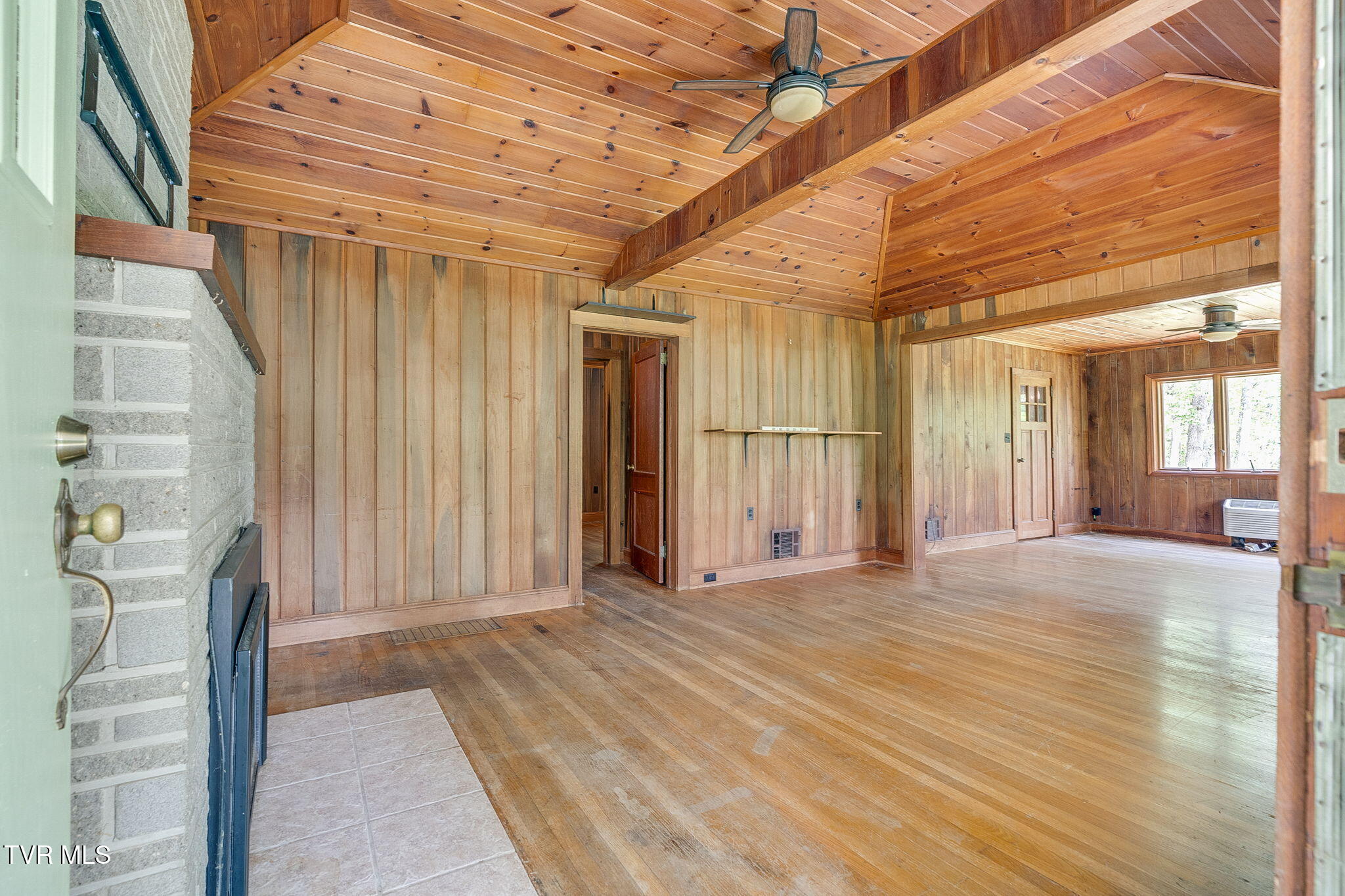 357 Webb Road Piney Flats, TN 37686 - Photo 5 of 31 005 (1)