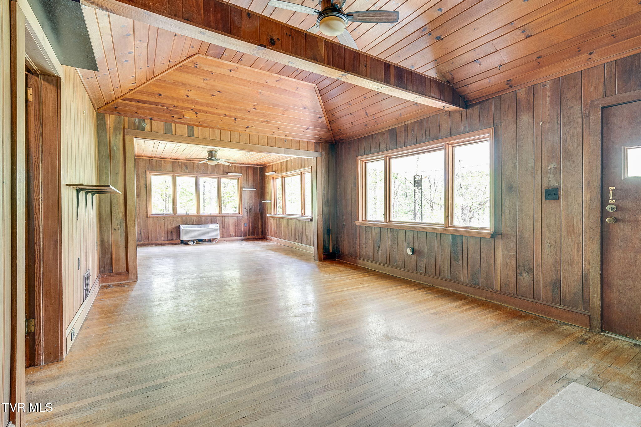357 Webb Road Piney Flats, TN 37686 - Photo 6 of 31 006 (1)