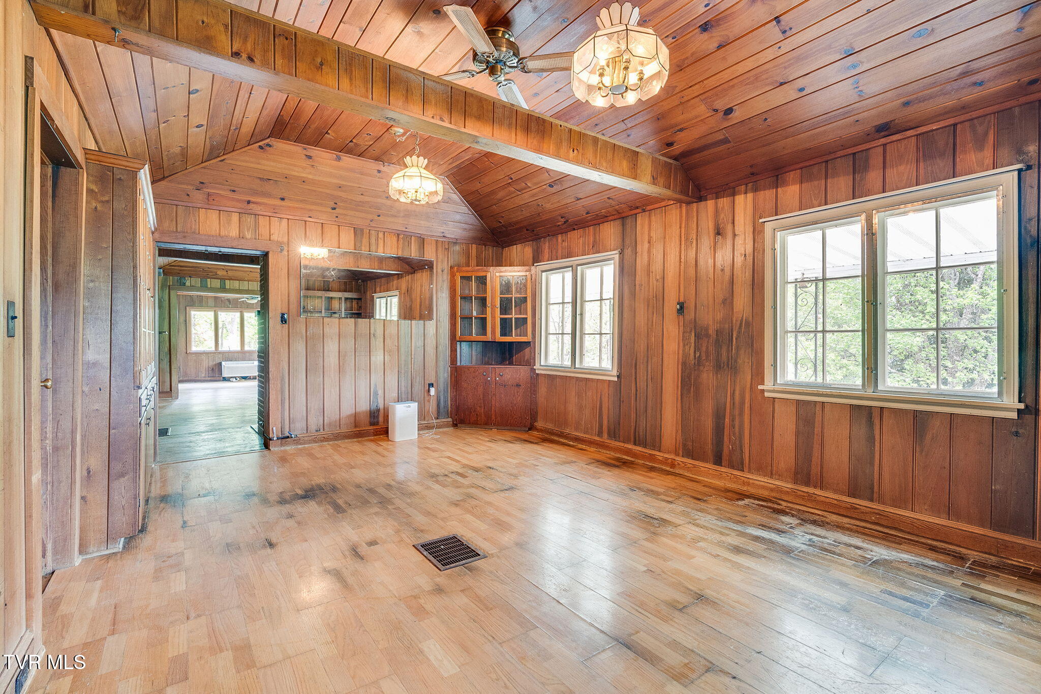 357 Webb Road Piney Flats, TN 37686 - Photo 9 of 31 010 (1)