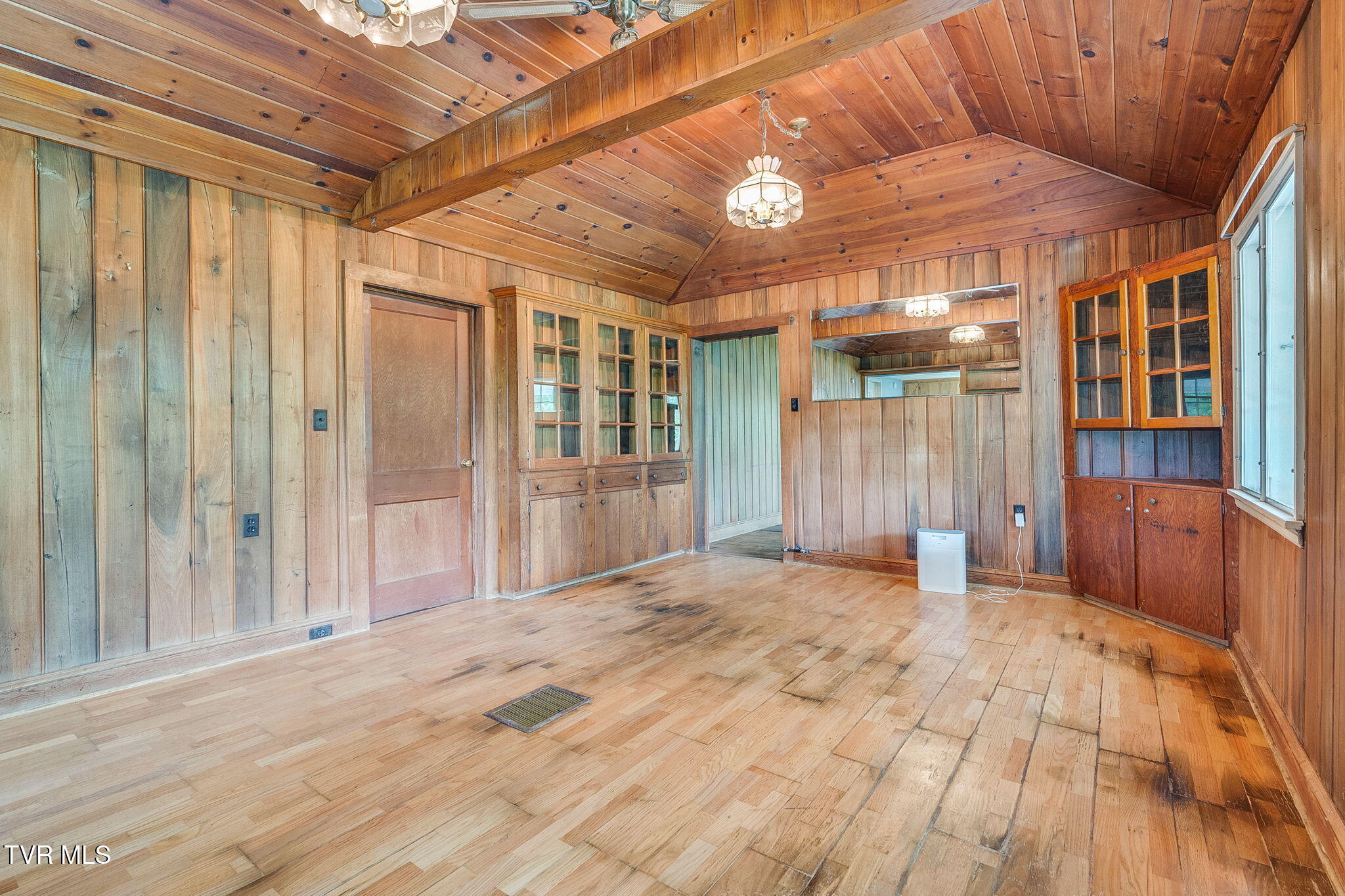 357 Webb Road Piney Flats, TN 37686 - Photo 10 of 31 011 (1)