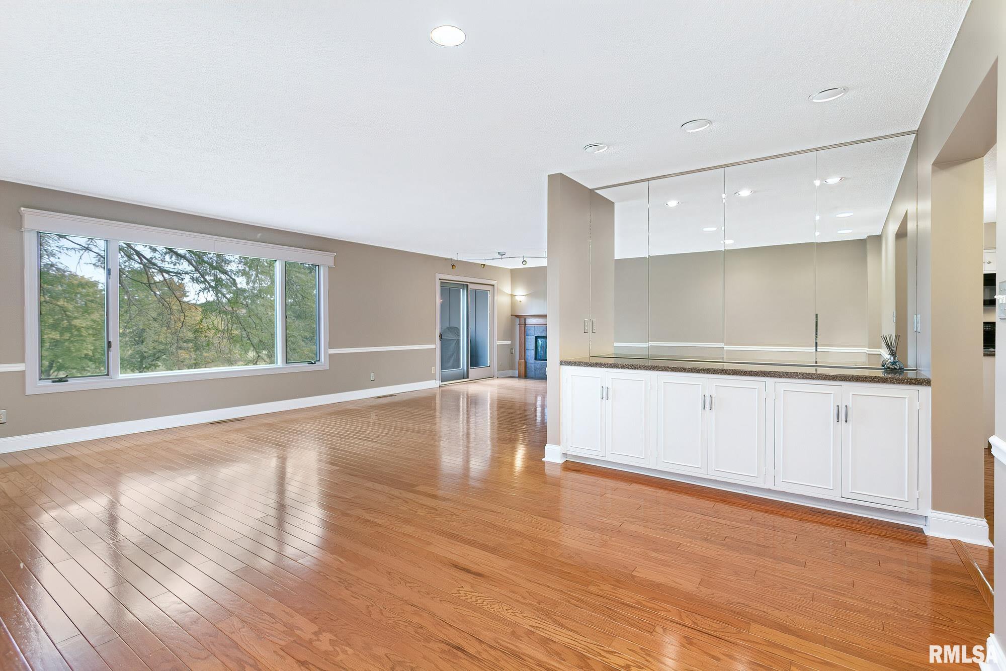 6401 Utica Ridge Road, Unit 24 Davenport, IA 52807 - Photo 11 of 46 Gallery Image 11