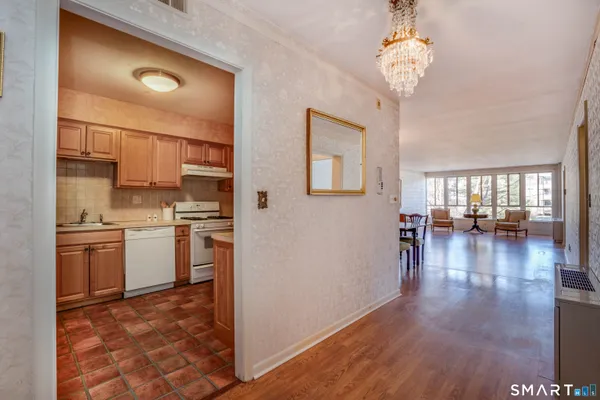 $349,000 | 779 Prospect Avenue, Unit B14, West Hartford, CT 06105