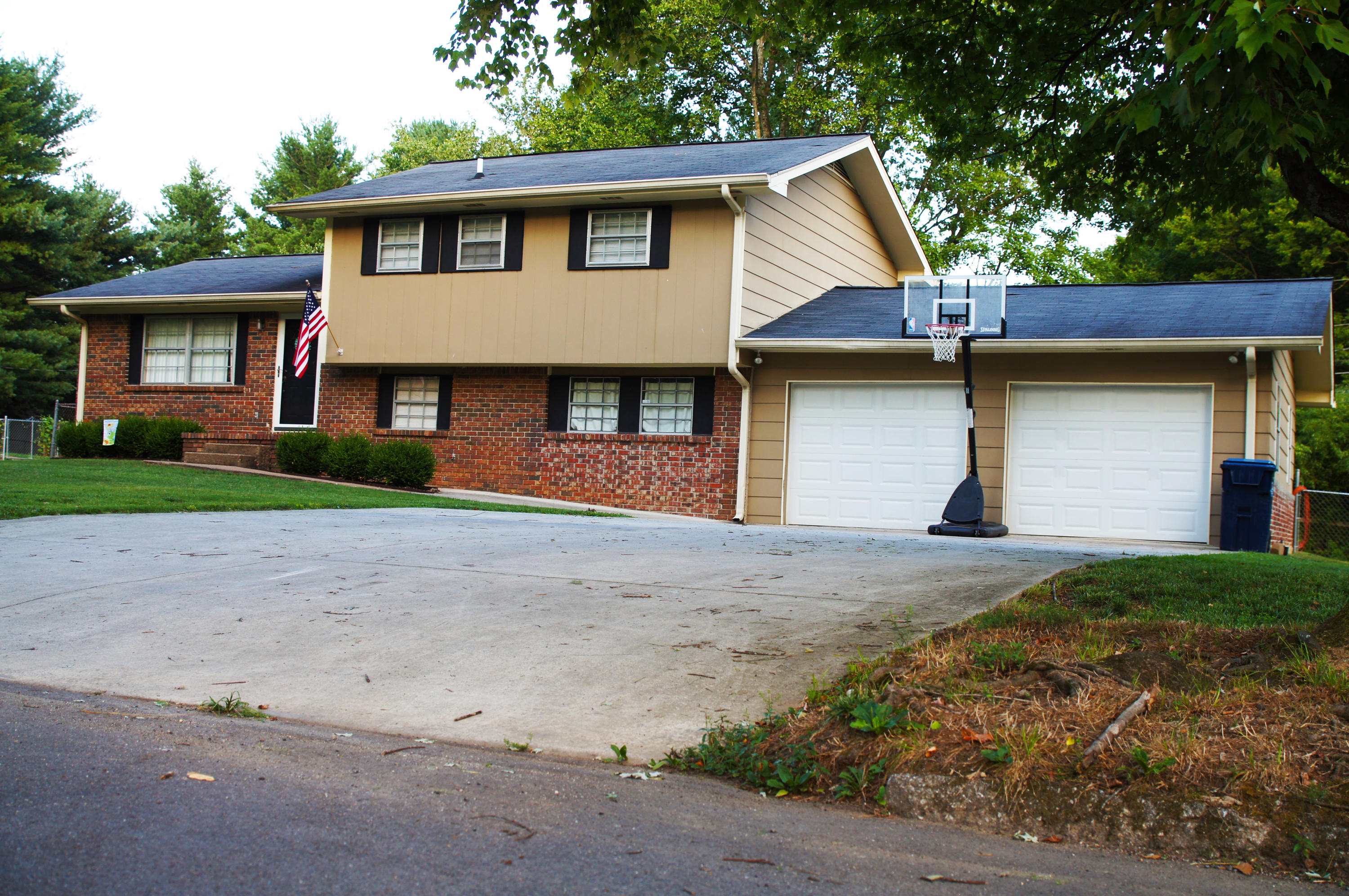 7335 Sterling Road Hixson, TN 37343 - Photo 1 of 19 Front 2