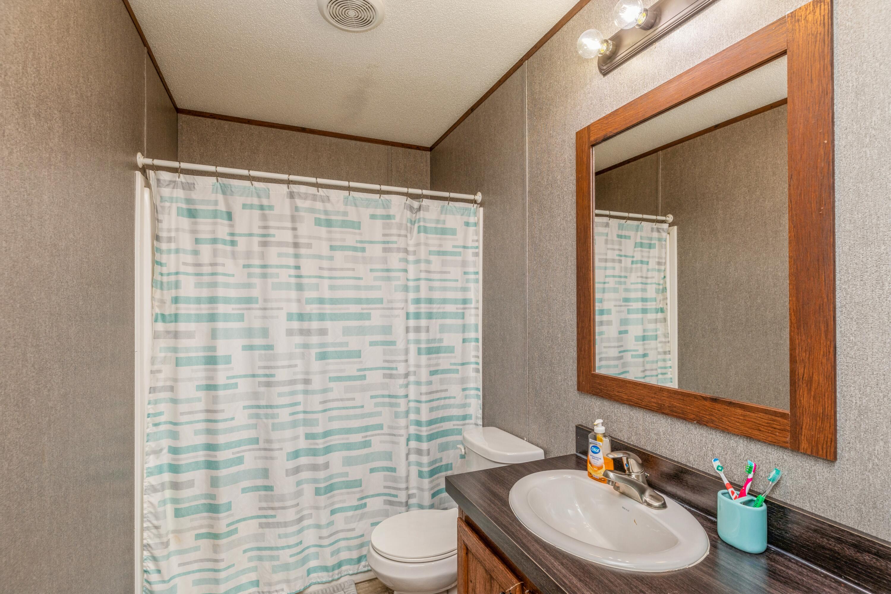 12692 Red Cloud Road Baker, FL 32531 - Photo 25 of 35 2nd Bathroom