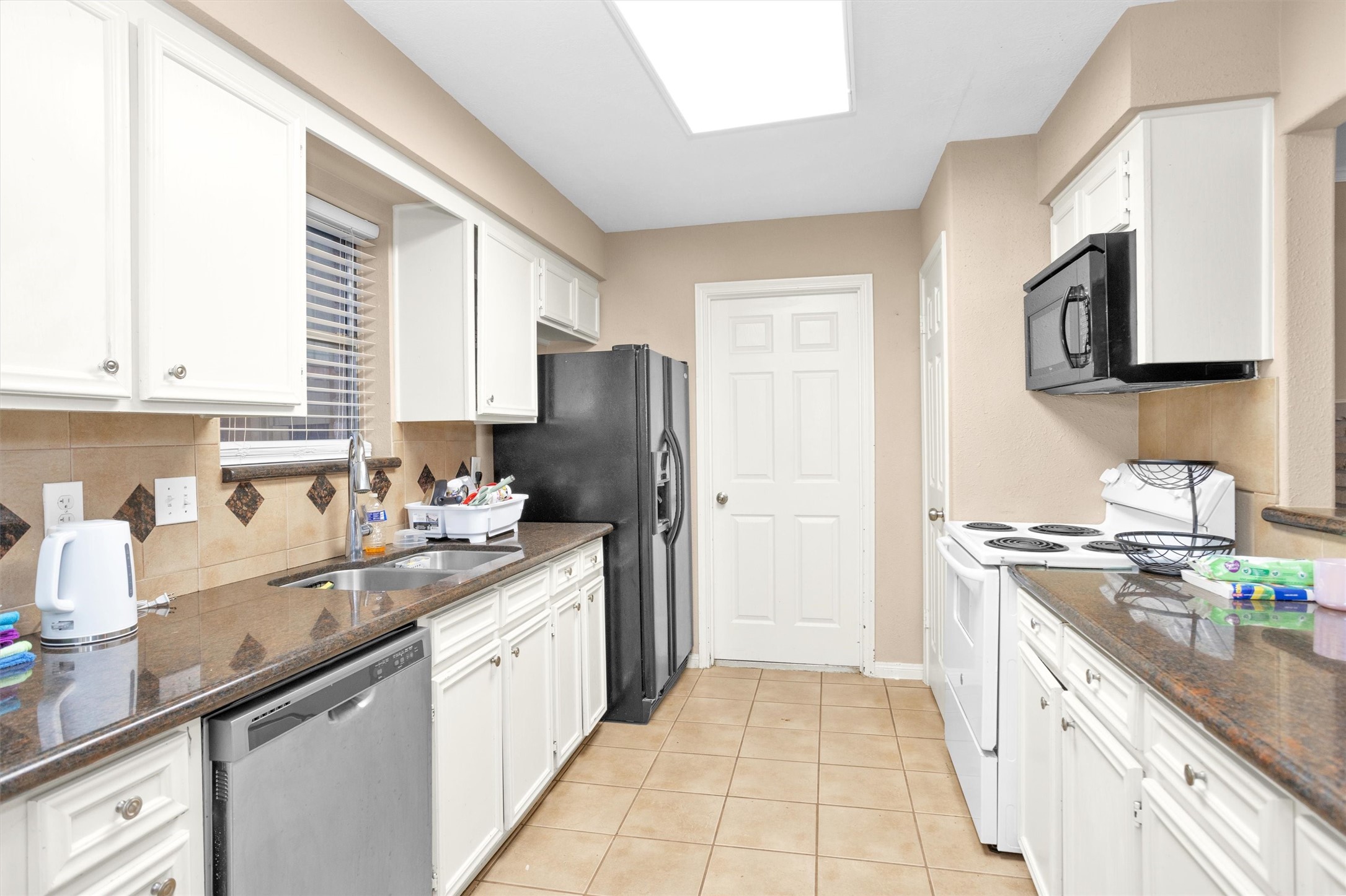 16327 Green Shade Drive Houston, TX 77090 - Photo 7 of 23