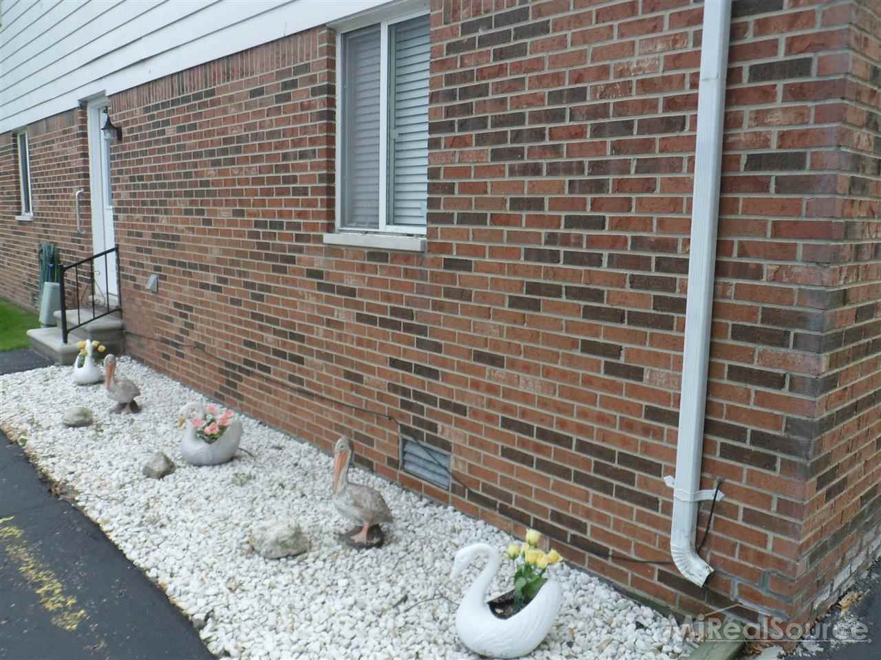 589 Pointe Tremble Road, Unit 13 Algonac, MI 48001 - Photo 10 of 11