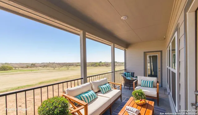 $2,800 | 120 Grand View, Floresville, TX 78114