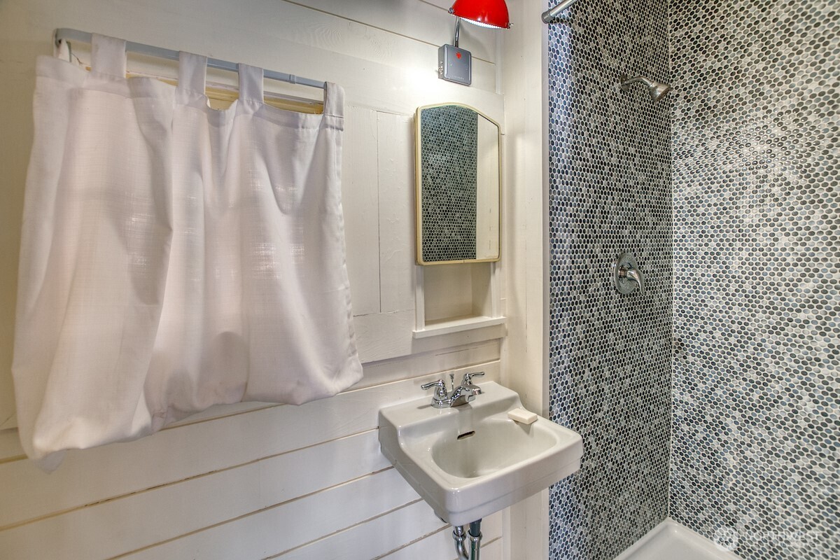 6998 Deer Harbor Road Orcas Island, WA 98243 - Photo 14 of 40