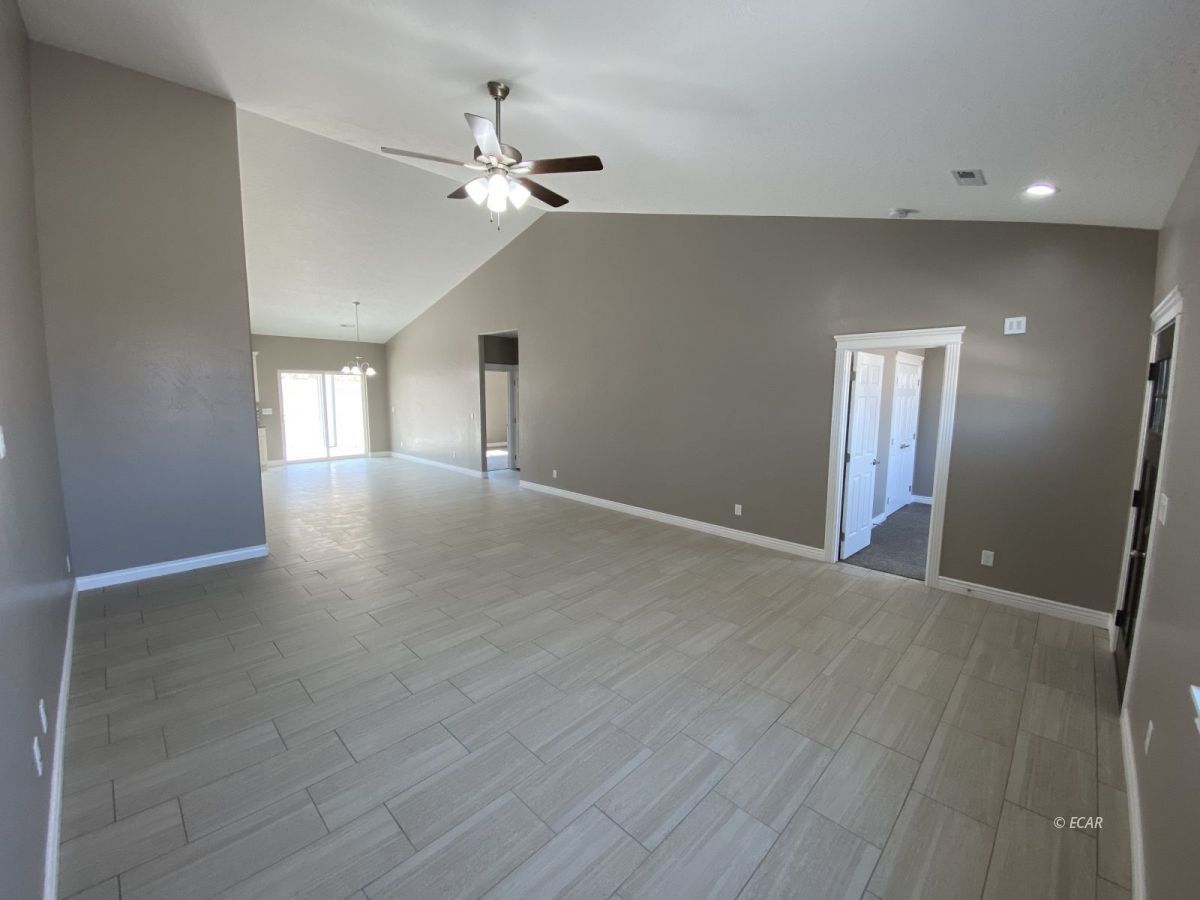 718 Amber Way Elko, NV 89801 - Photo 3 of 27 Gallery Image 3