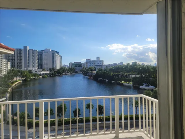 $410,000 | 2600 Collins Avenue, Unit 509, Miami Beach, FL 33140