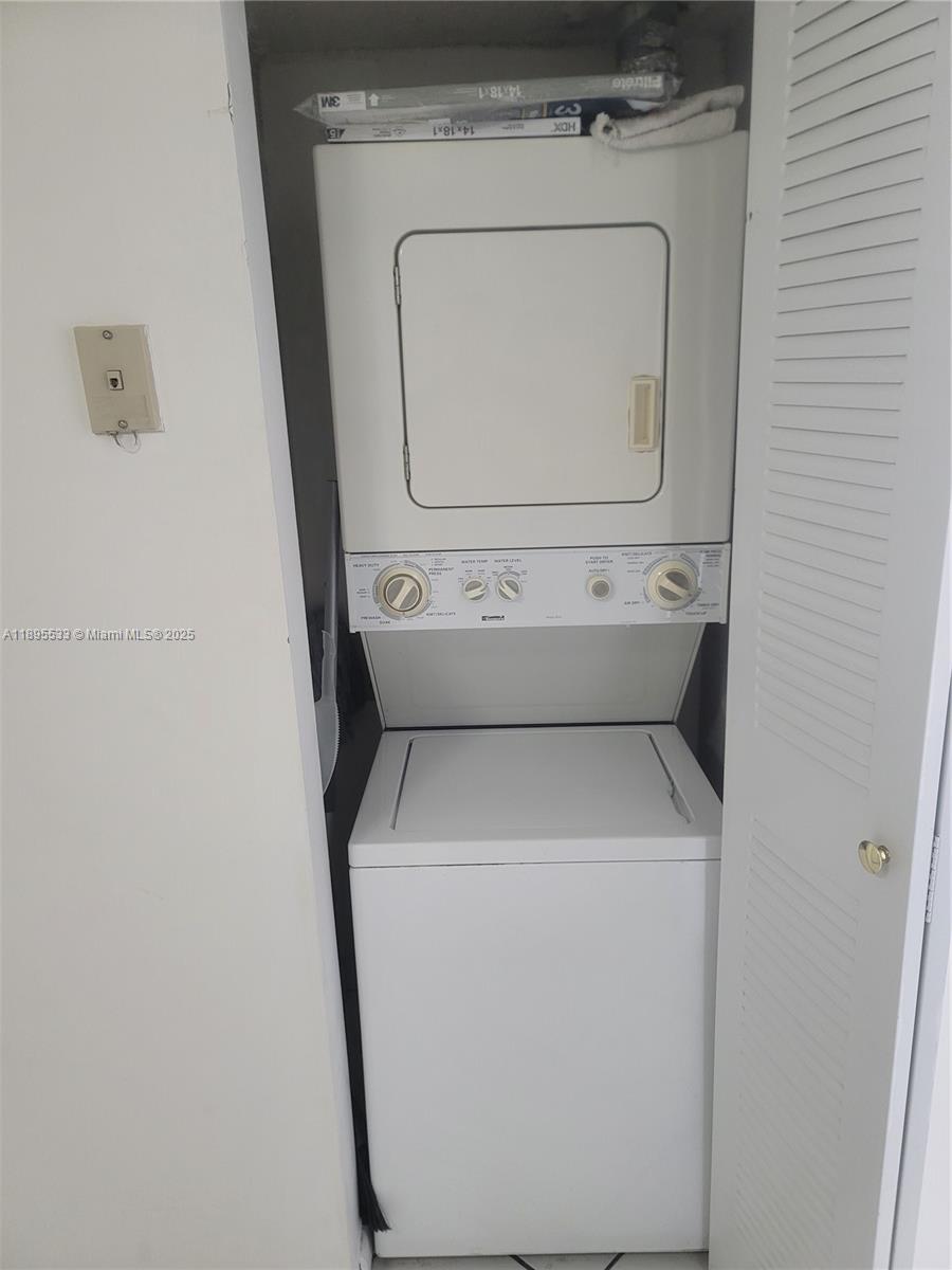 2600 Collins Avenue, Unit 509 Miami Beach, FL 33140 - Photo 2 of 6