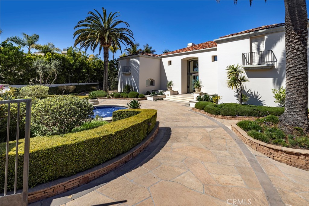 3 Seashell Newport Coast, CA 92657 - Photo 4 of 36 a view of a house with backyard and sitting area